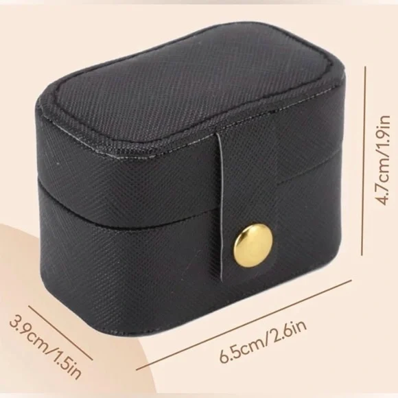 Gift Bundle of 3 Rings & Mini Storage - Picture 7 of 9